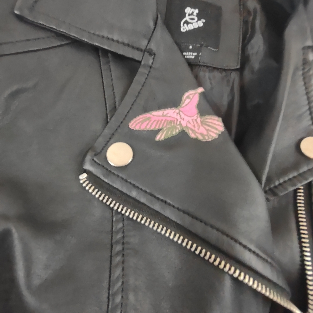 Sold on M Adorable humming bird floral embroidered Faux leather moto jacket - Picture 2 of 6